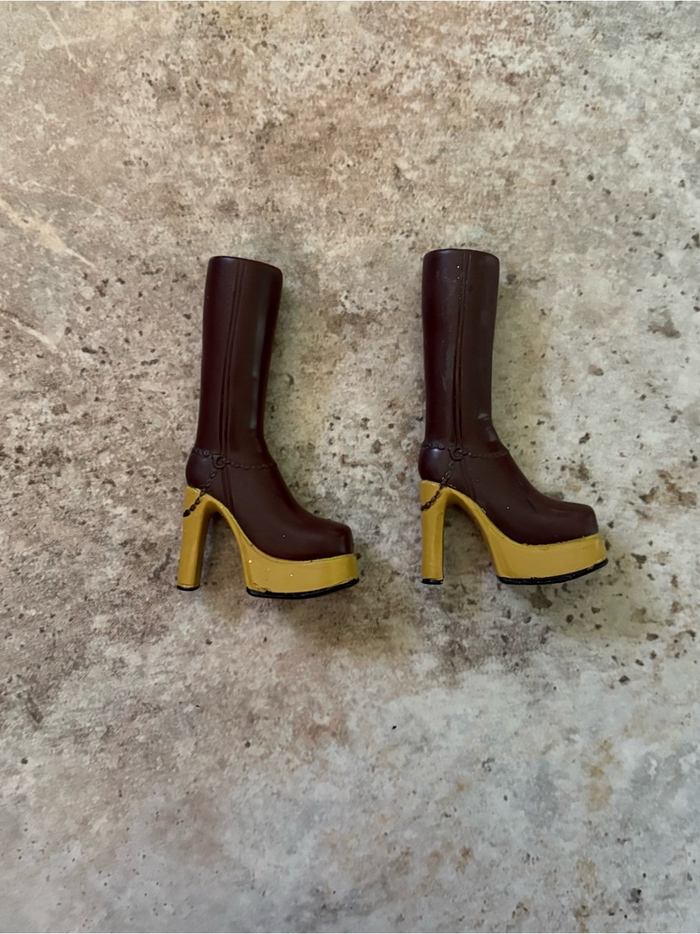 Bratz Doll Party Perfection Fashion Pack Brown Boots Tall Shoes Feet Y2K 2000s - Picture 2 of 5